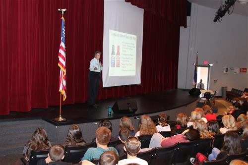 Lynn Riemer speaks frankly about drugs to EMS students